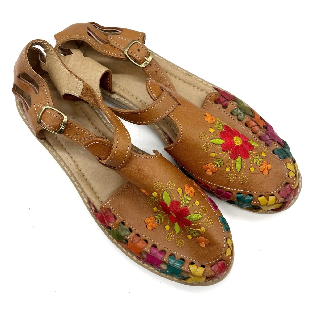 Veronica Sandals Size 8 Floral Embroidery Buckle Closure Leather Mexican